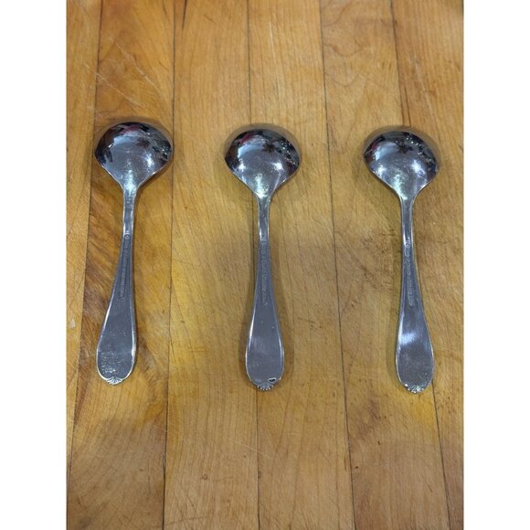 Set Of 3 Stainless Steel Round Bowl Soup Spoon Ribbon Crest Design Reed & Barton - Picture 2 of 3